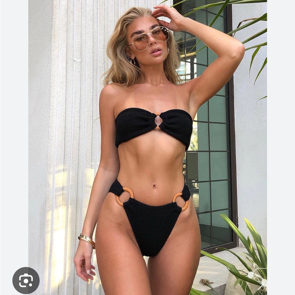 Pretty Little Thing Black Scrunch Bikini- OS